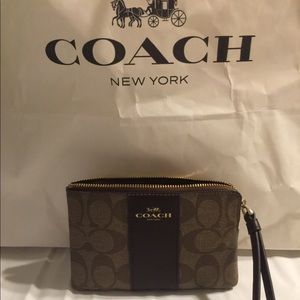 Authentic NWOT Coach coin purse wristlet